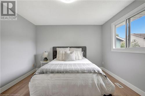 405 Kingscourt Drive Unit# 4, Waterloo, ON - Indoor Photo Showing Bedroom