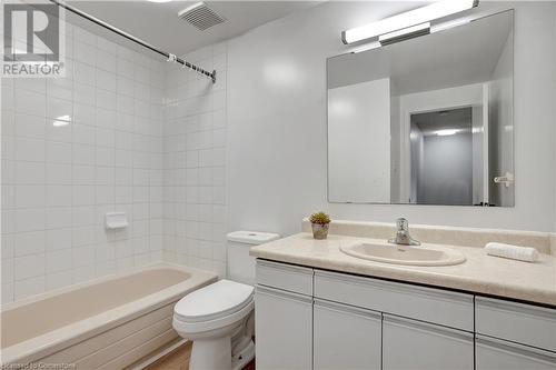 405 Kingscourt Drive Unit# 4, Waterloo, ON - Indoor Photo Showing Bathroom