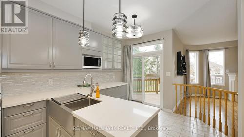 1035 Beatrice Street E, Oshawa, ON - Indoor Photo Showing Kitchen With Upgraded Kitchen