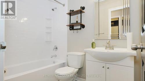 1035 Beatrice Street E, Oshawa, ON - Indoor Photo Showing Bathroom