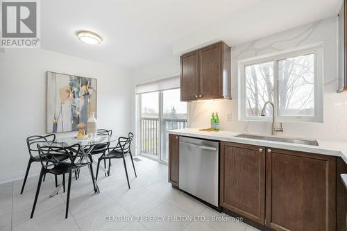 10 Oakins Lane, Ajax, ON - Indoor Photo Showing Kitchen