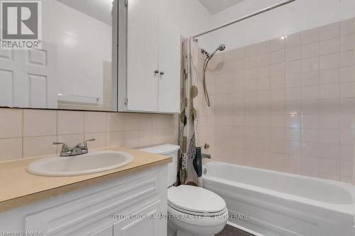 515 Rideau Street, Kingston (East Of Sir John A. Blvd), ON - Indoor Photo Showing Bathroom