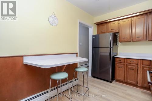 31 Glass Avenue E, London, ON - Indoor Photo Showing Kitchen