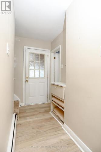 31 Glass Avenue E, London, ON - Indoor Photo Showing Other Room