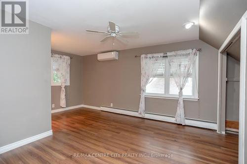 31 Glass Avenue E, London, ON - Indoor Photo Showing Other Room