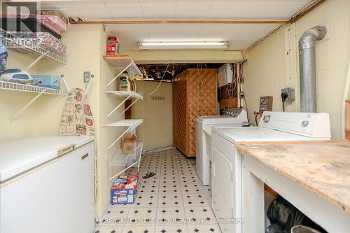 31 Glass Avenue E, London, ON - Indoor Photo Showing Laundry Room