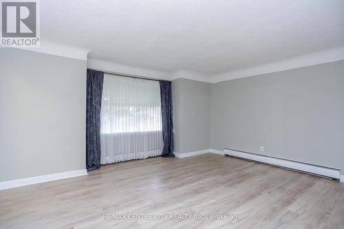 31 Glass Avenue E, London, ON - Indoor Photo Showing Other Room