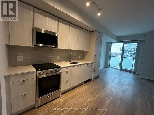 1103 - 4130 Parkside Village Drive, Mississauga, ON - Indoor Photo Showing Kitchen