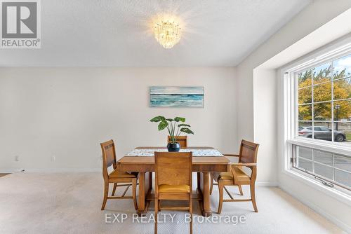 27 - 7470 Monastery Drive, Niagara Falls (208 - Mt. Carmel), ON - Indoor Photo Showing Dining Room