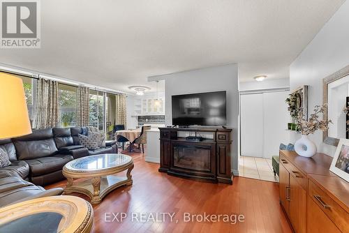 309 - 6390 Huggins Street, Niagara Falls, ON - Indoor Photo Showing Living Room