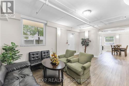 309 - 6390 Huggins Street, Niagara Falls, ON - Indoor Photo Showing Living Room