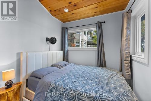 10451 Lakeshore Road, Wainfleet (Lakeshore), ON - Indoor Photo Showing Bedroom