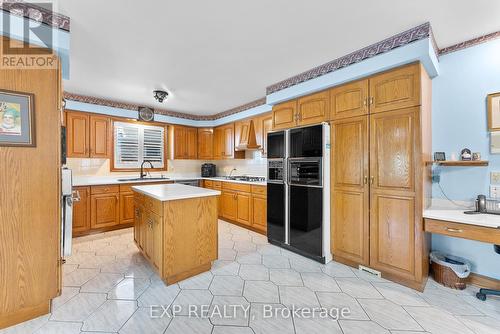 7737 Mount Carmel Boulevard, Niagara Falls (208 - Mt. Carmel), ON - Indoor Photo Showing Kitchen