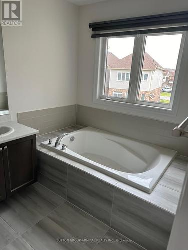 Main - 9235 White Oak Avenue, Niagara Falls, ON - Indoor Photo Showing Bathroom