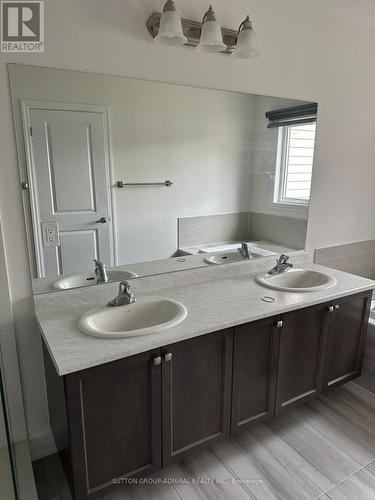 Main - 9235 White Oak Avenue, Niagara Falls, ON - Indoor Photo Showing Bathroom