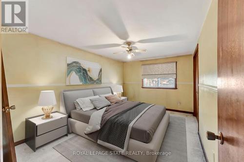 113 Green Road, Hamilton, ON - Indoor Photo Showing Bedroom