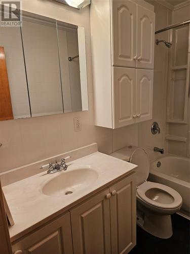 37 Legallais Street, Channel-Port Aux Basques, NL - Indoor Photo Showing Bathroom