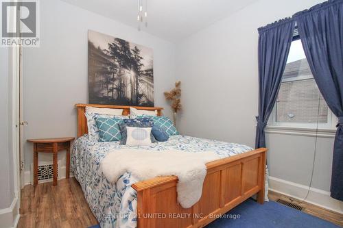 257 Carlisle Avenue, Peterborough (Ashburnham), ON - Indoor Photo Showing Bedroom