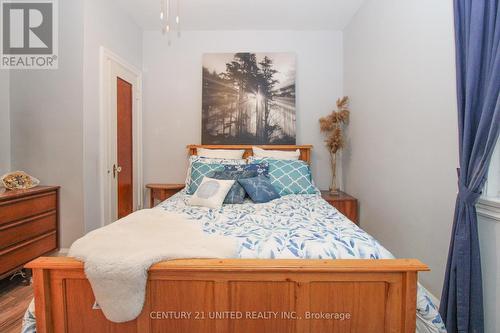 257 Carlisle Avenue, Peterborough (Ashburnham), ON - Indoor Photo Showing Bedroom