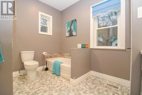 257 Carlisle Avenue, Peterborough (Ashburnham), ON - Indoor Photo Showing Bathroom