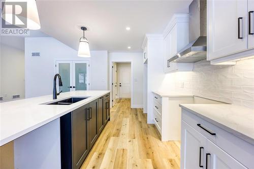 3527 Mia Lane, Plympton-Wyoming, ON - Indoor Photo Showing Kitchen With Double Sink With Upgraded Kitchen