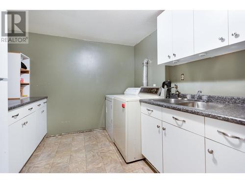 1396 Central Street, Prince George, BC - Indoor Photo Showing Laundry Room