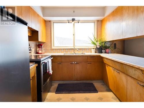 1396 Central Street, Prince George, BC - Indoor Photo Showing Kitchen