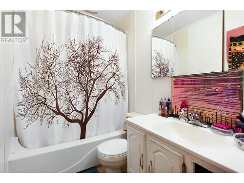 1396 Central Street, Prince George, BC - Indoor Photo Showing Bathroom