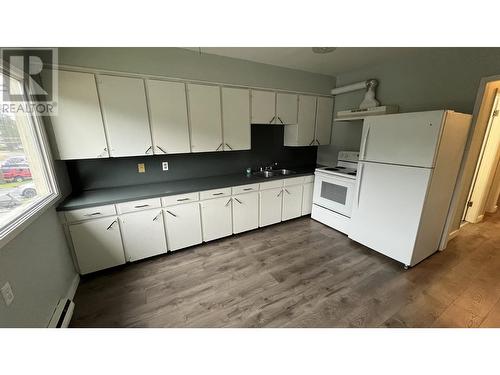 1816-1818 E 6Th Avenue, Prince Rupert, BC - Indoor Photo Showing Kitchen With Double Sink