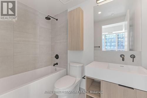 1015 - 108 Peter Street, Toronto, ON - Indoor Photo Showing Bathroom