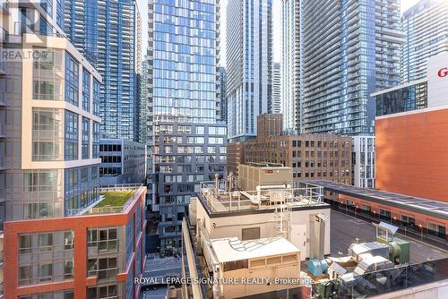 1015 - 108 Peter Street, Toronto, ON - Outdoor With Facade