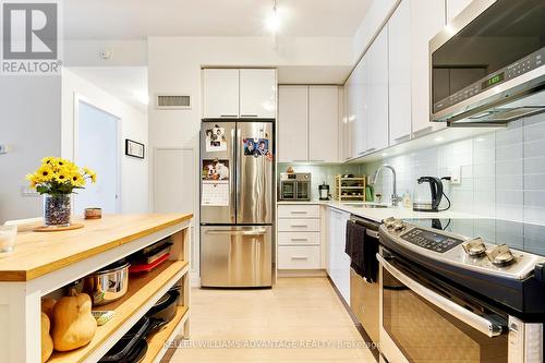 1605 - 10 Park Lawn Road, Toronto, ON - Indoor Photo Showing Kitchen With Upgraded Kitchen