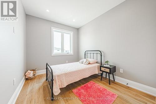 6220 Curlin Crescent, Niagara Falls, ON - Indoor Photo Showing Bedroom