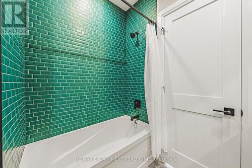 6220 Curlin Crescent, Niagara Falls, ON - Indoor Photo Showing Bathroom