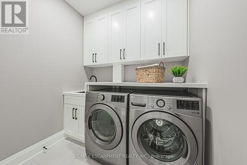 6220 Curlin Crescent, Niagara Falls, ON - Indoor Photo Showing Laundry Room