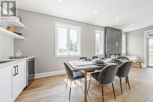 6220 Curlin Crescent, Niagara Falls, ON - Indoor Photo Showing Dining Room