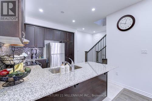 163 Keppel Circle, Brampton, ON - Indoor Photo Showing Kitchen