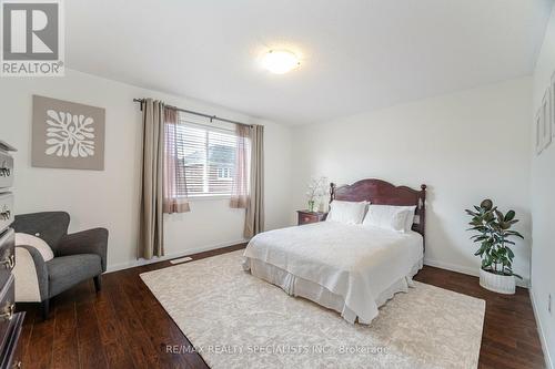 832 Shepherd Place, Milton, ON - Indoor Photo Showing Bedroom