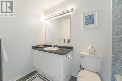 832 Shepherd Place, Milton, ON - Indoor Photo Showing Bathroom