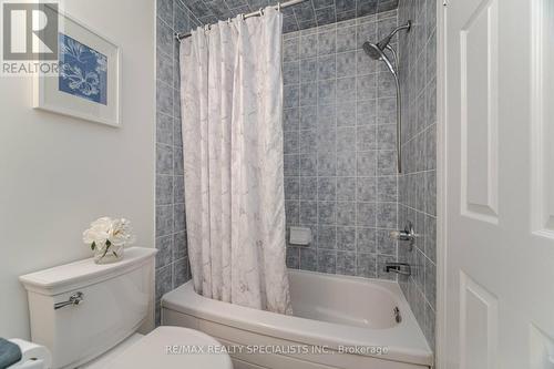 832 Shepherd Place, Milton, ON - Indoor Photo Showing Bathroom