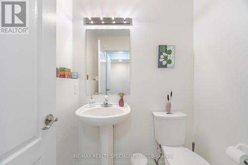 832 Shepherd Place, Milton, ON - Indoor Photo Showing Bathroom