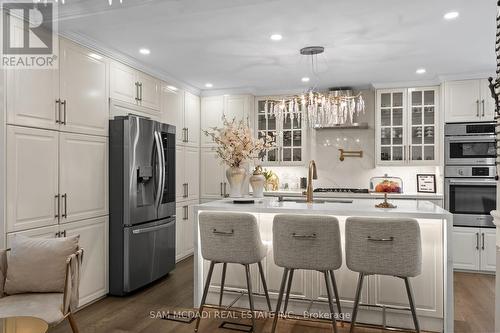 1270 Saginaw Crescent, Mississauga, ON - Indoor Photo Showing Kitchen