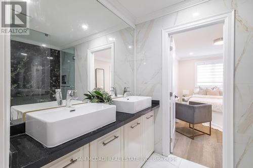 1270 Saginaw Crescent, Mississauga, ON - Indoor Photo Showing Bathroom