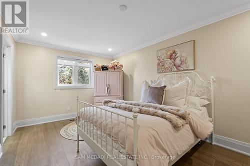 1270 Saginaw Crescent, Mississauga, ON - Indoor Photo Showing Bedroom