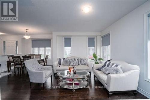 451 Whitlock Avenue, Milton, ON - Indoor Photo Showing Living Room