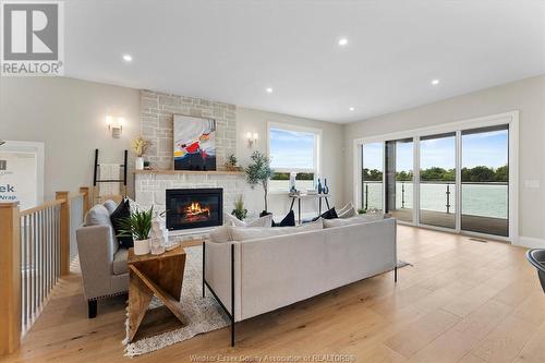 510 Dalhousie, Amherstburg, ON - Indoor Photo Showing Living Room With Fireplace