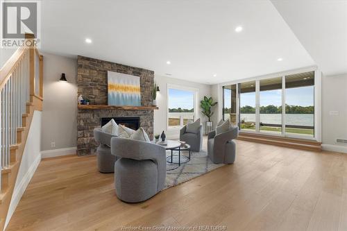 510 Dalhousie, Amherstburg, ON - Indoor Photo Showing Living Room With Fireplace