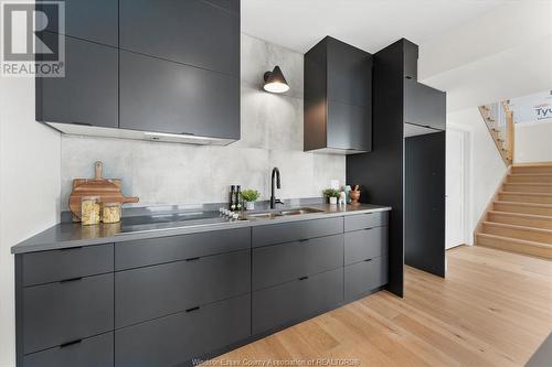 510 Dalhousie, Amherstburg, ON - Indoor Photo Showing Kitchen With Double Sink