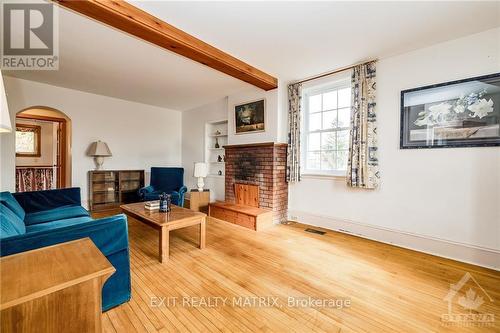 25 High Street, Carleton Place, ON - Indoor Photo Showing Living Room