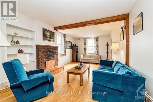 25 High Street, Carleton Place, ON - Indoor Photo Showing Living Room With Fireplace